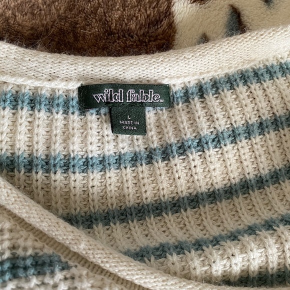 Sweater - Picture 4 of 4